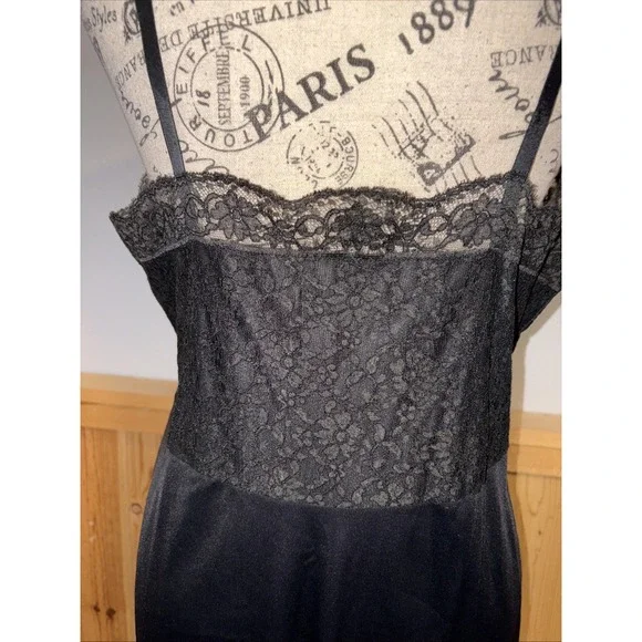 60s VTG Vassarette Slip Dress 36 Black  Nylon Lace USA Made Munsingwear - Picture 6 of 6